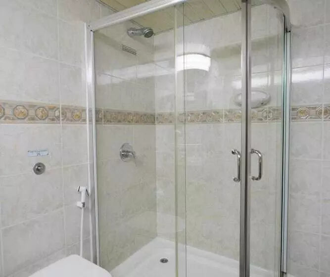 هتل Muscat Holiday