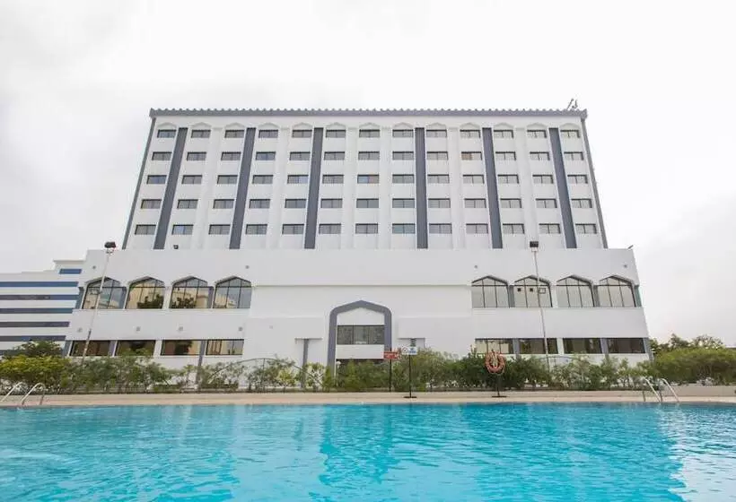 هتل Muscat Holiday