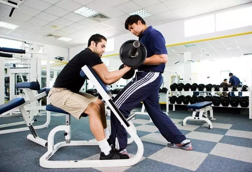 هتل Muscat Holiday