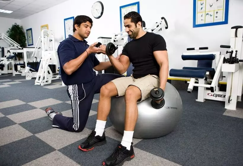 هتل Muscat Holiday