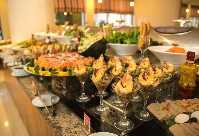 هتل Muscat Holiday