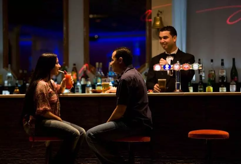 هتل Muscat Holiday