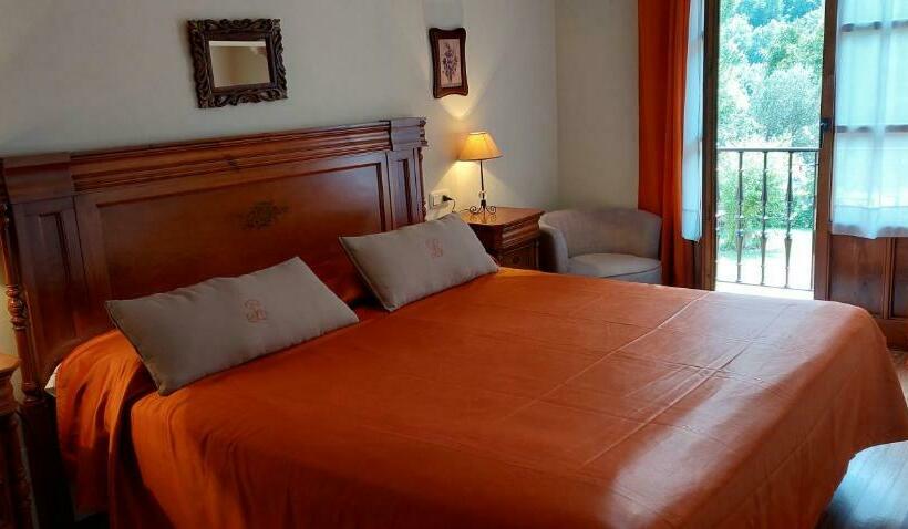 בית מלון כפרי Posada Laura