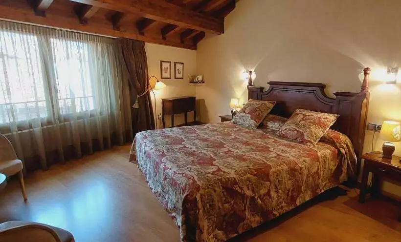 田舎風ホテル Posada Laura