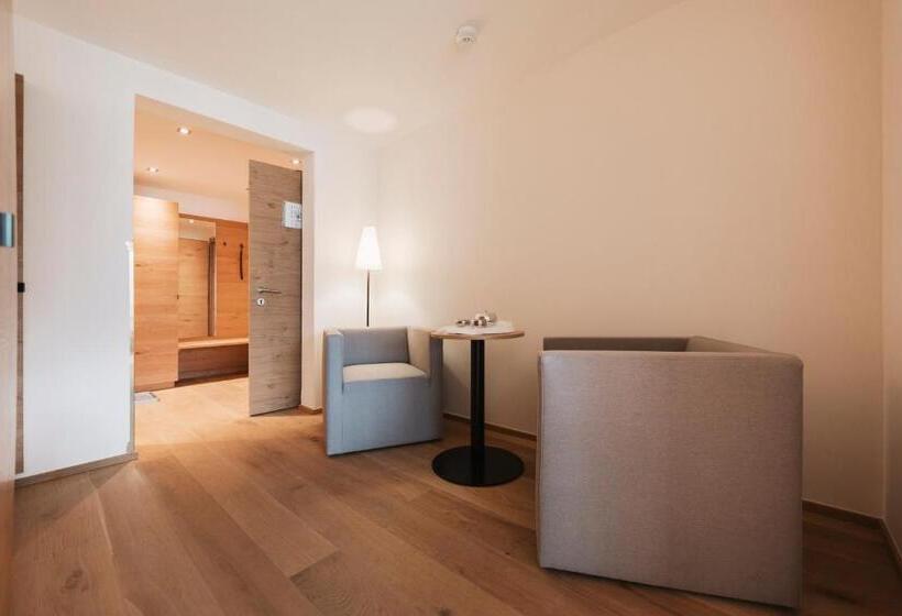 Wellness Aparthotel Panorama Alpin Ferienwohnungen Jerzens Im Pitztal