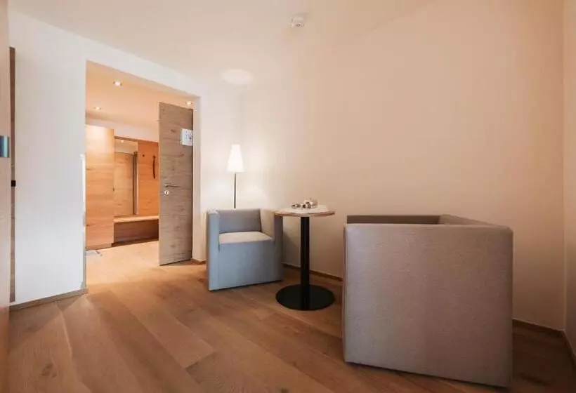 Wellness Aparthotel Panorama Alpin Ferienwohnungen Jerzens Im Pitztal