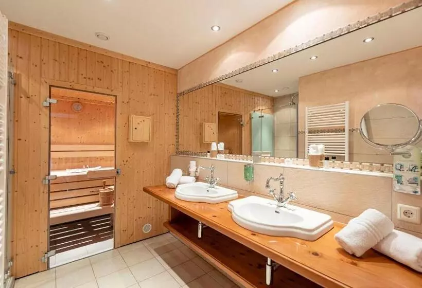 Wellness Aparthotel Panorama Alpin Ferienwohnungen Jerzens Im Pitztal