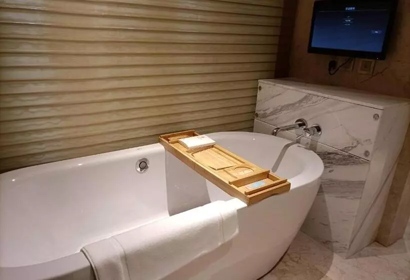 Hotelli Baoying Jinling