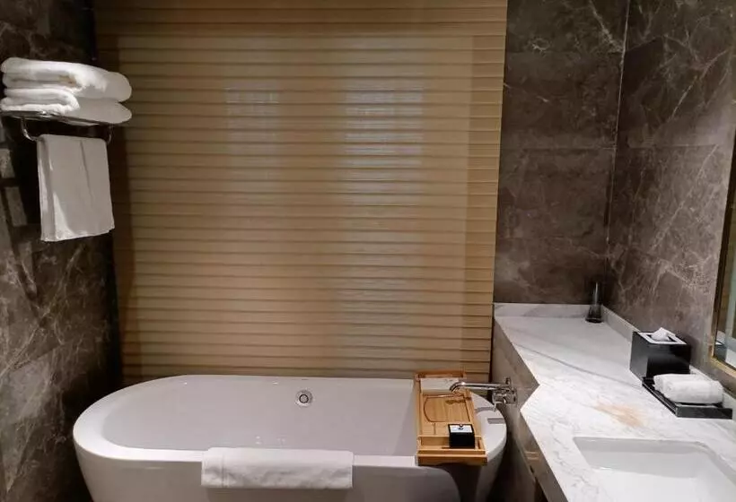 Hotelli Baoying Jinling