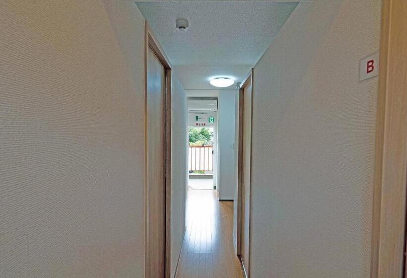 מלון כמוסות Taro S Hostel Minami Koshigaya