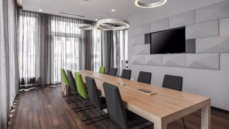 Hotelli Holiday Inn Express   Offenbach, An Ihg