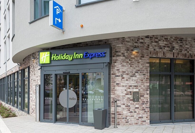 Отель Holiday Inn Express   Offenbach, An Ihg