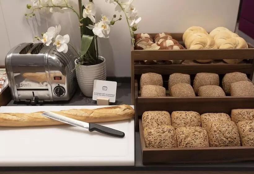 Hotelli Holiday Inn Express   Offenbach, An Ihg