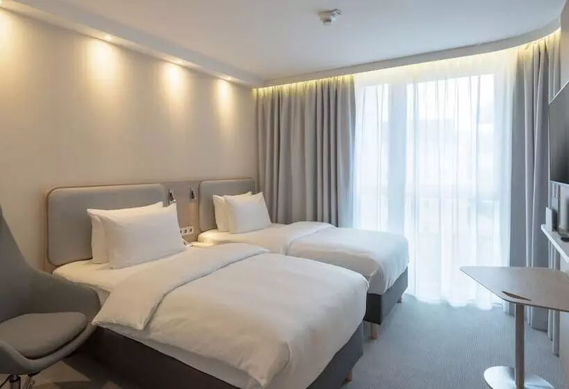 Hotelli Holiday Inn Express   Offenbach, An Ihg