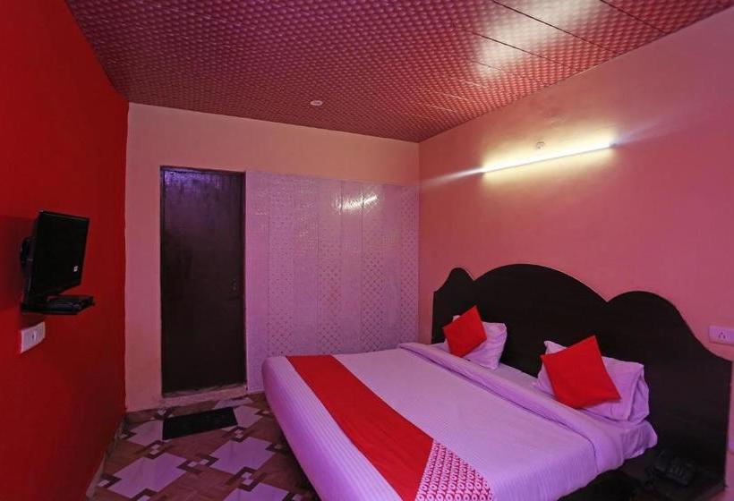Hotel Oyo 29109 Mussoorie Hikes