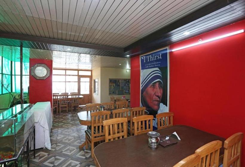 Hotel Oyo 29109 Mussoorie Hikes