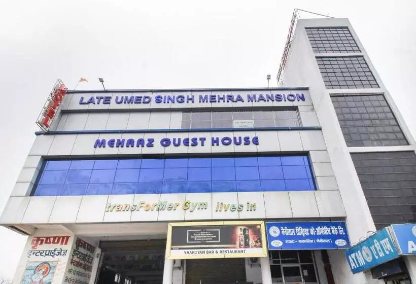 هتل Mehraz Residency