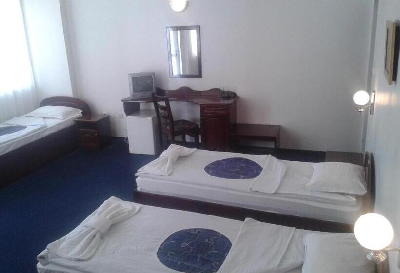 בית מלון כפרי семеен хотел елена палас