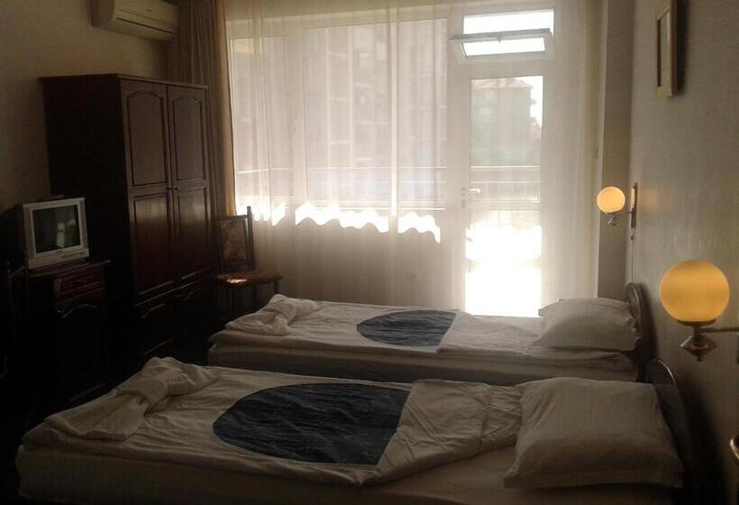 בית מלון כפרי семеен хотел елена палас