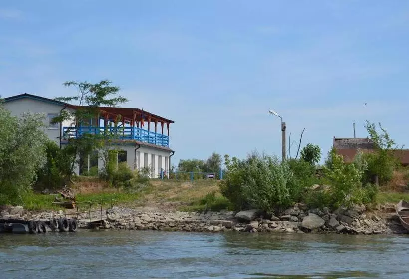 پانسیون Gorgova Inn