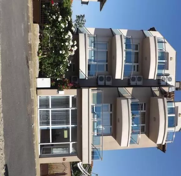 ペンション Guest House Hiora