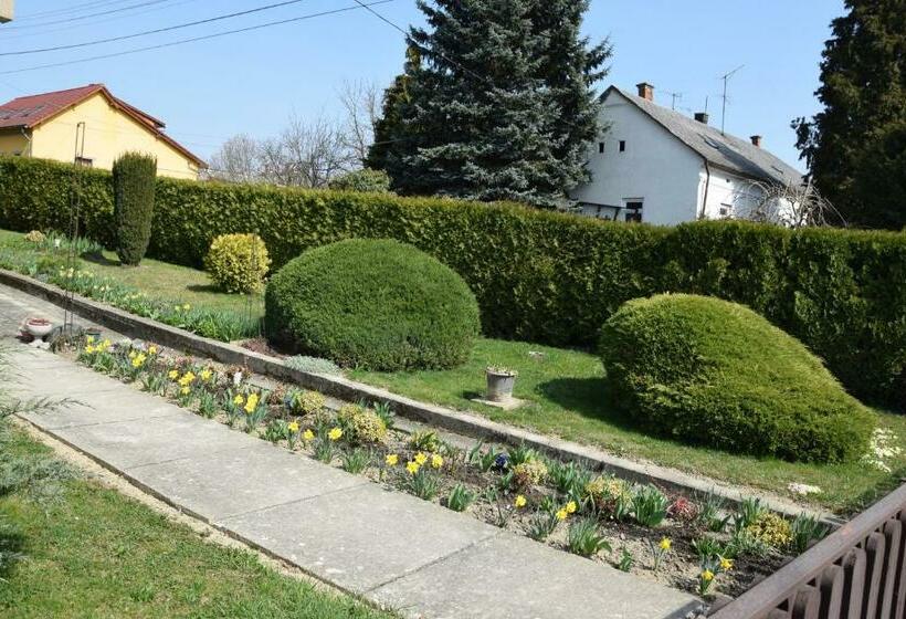 Пансион Pesti Vendégház Zalalövő