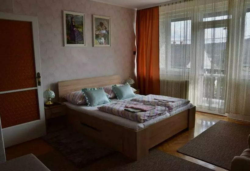 ペンション Pesti Vendégház Zalalövő
