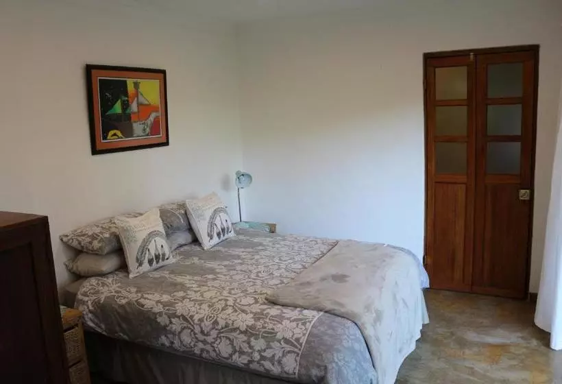 پانسیون Softwaters Guesthouse Cottages