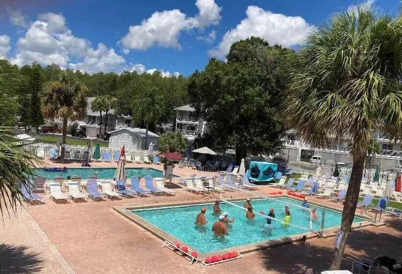 ホテル Paradise Lakes Resort, Clothing Optional Resort   Adult Only