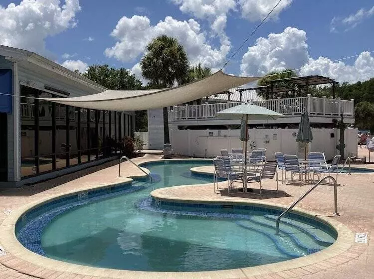 ホテル Paradise Lakes Resort, Clothing Optional Resort   Adult Only
