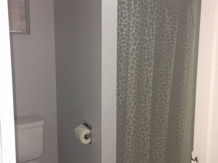 فندق Paradise Lakes Resort, Clothing Optional Resort   Adult Only