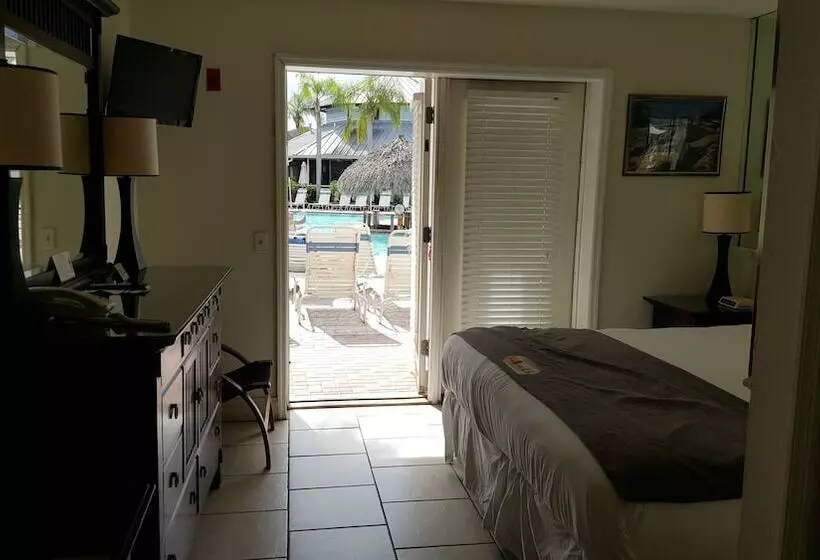 ホテル Paradise Lakes Resort, Clothing Optional Resort   Adult Only