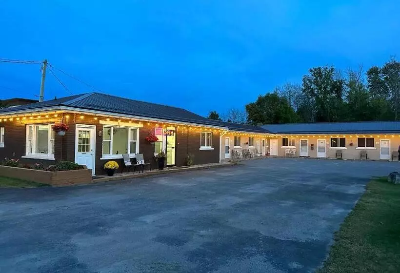 Carriage Inn Motel