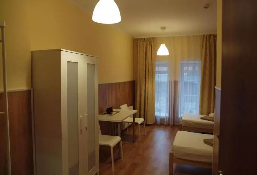 مسافرخانه City Westa