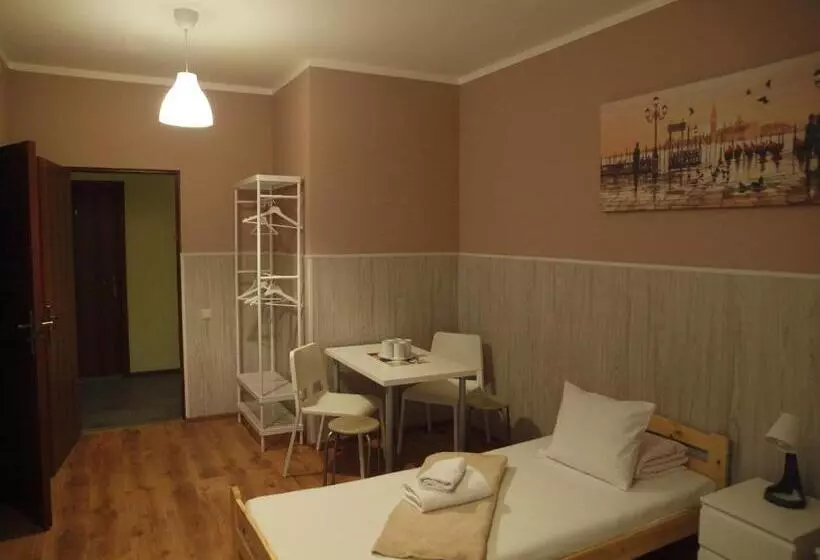 مسافرخانه City Westa