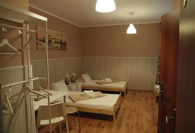 مسافرخانه City Westa