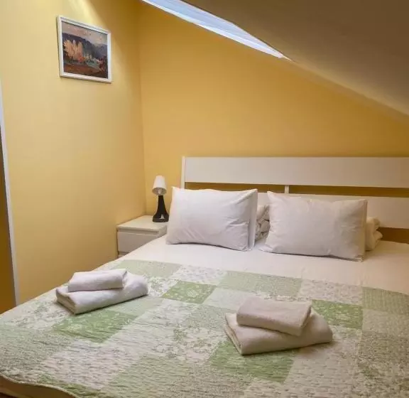 مسافرخانه City Westa