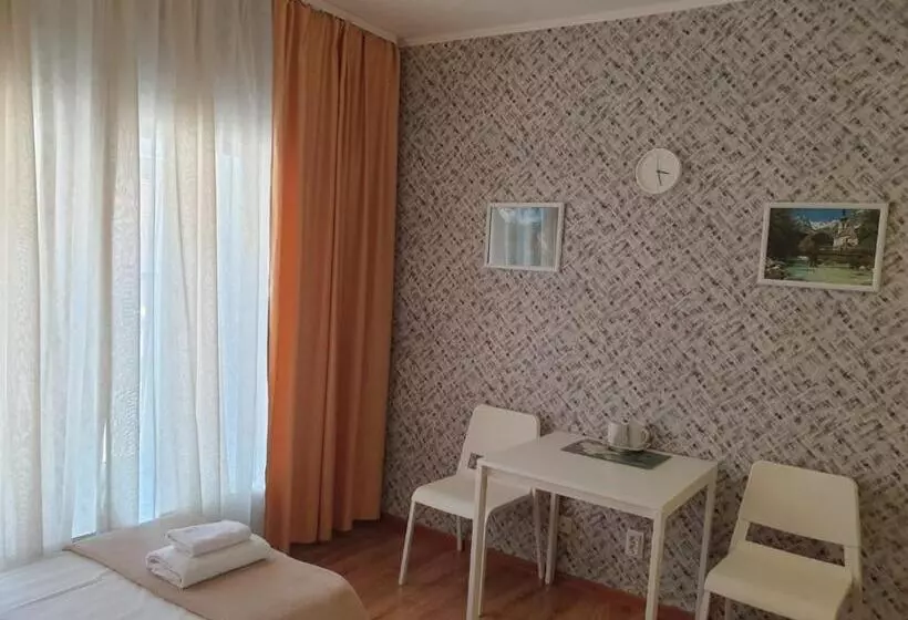 مسافرخانه City Westa