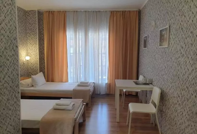 مسافرخانه City Westa