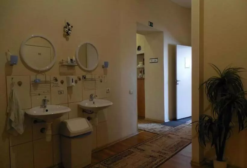 مسافرخانه Elizabeth S Yh Rooms