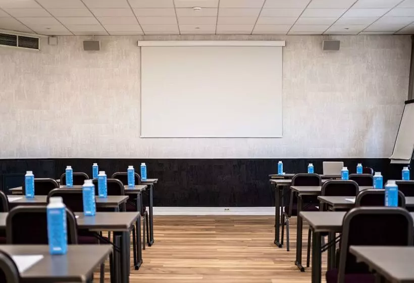 هتل Best Western Plus L Orée Paris Sud