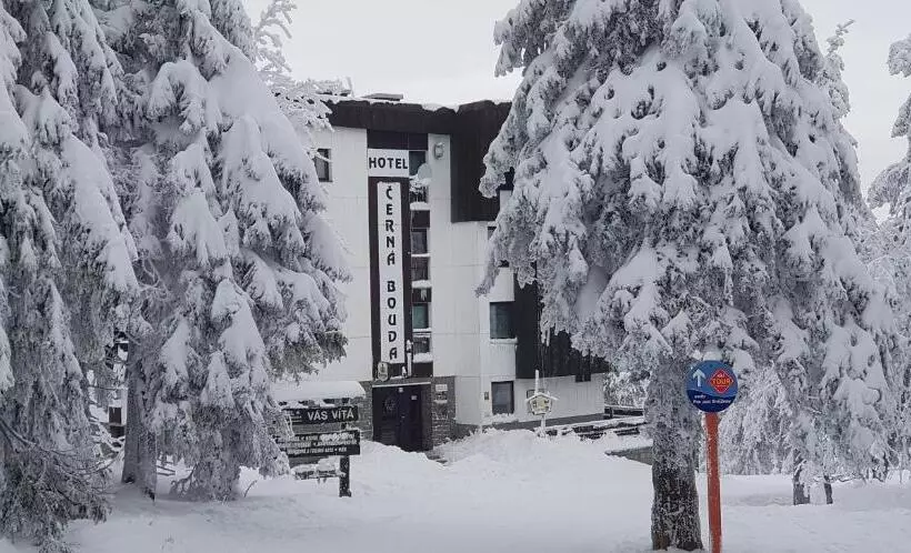 هتل Cerna Bouda