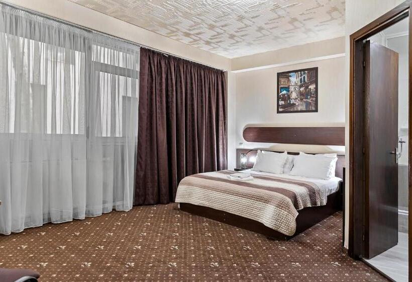 Hotel Charter Otopeni