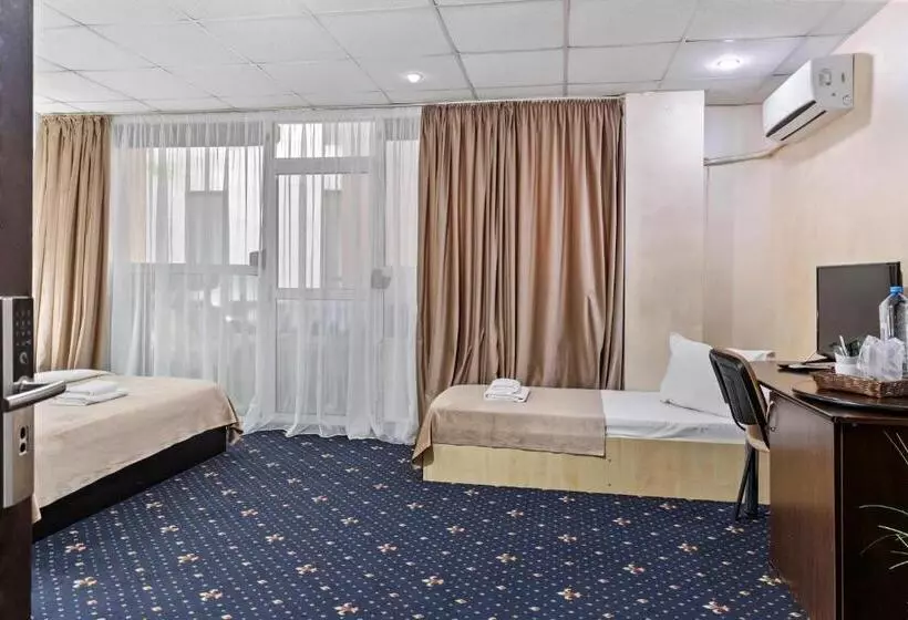 Отель Charter Otopeni