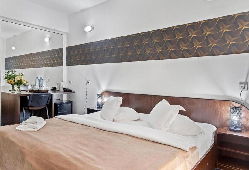 Hotel Charter Otopeni