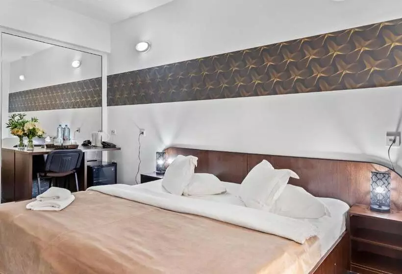 Отель Charter Otopeni