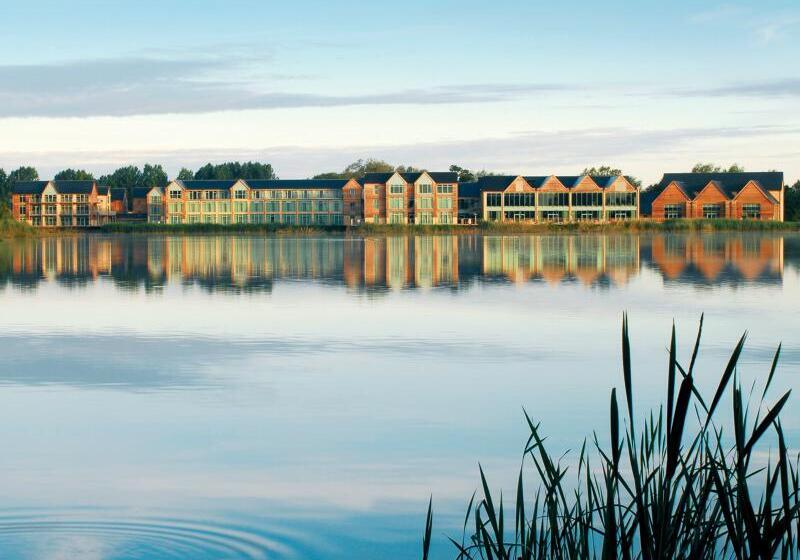 ホテル De Vere Cotswold Water Park