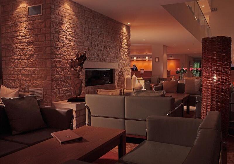 ホテル De Vere Cotswold Water Park