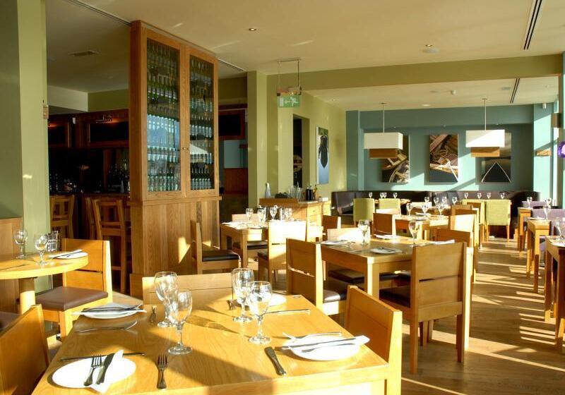 ホテル De Vere Cotswold Water Park