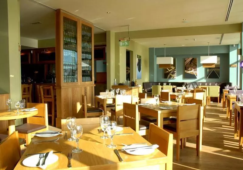 ホテル De Vere Cotswold Water Park